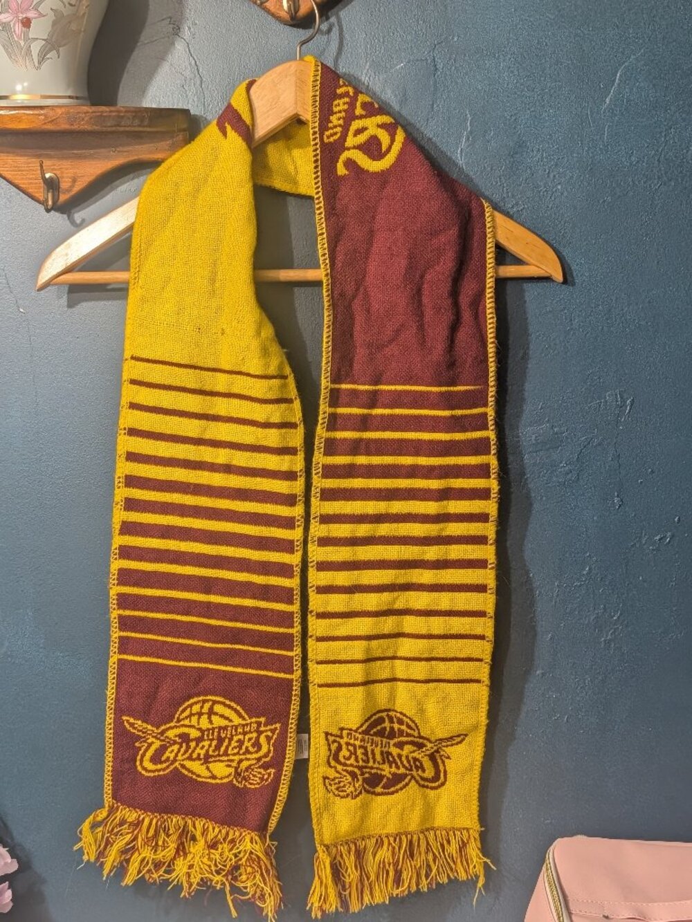Cleveland Cavaliers Forever Collectibles Knit Scarf Throwback Splat Logo Striped